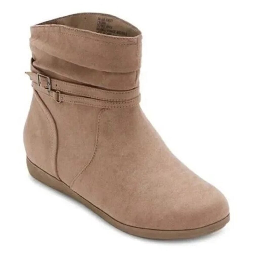 St. John's Bay Kinley Tan Booties Size 6.5